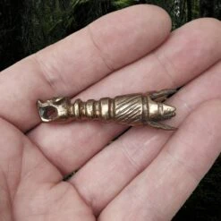 Small Bronze Viking Drinking Horn Finial With Wolf Head -The Viking Dragon Shop pc bronze small wolf head horn finial on hand left side